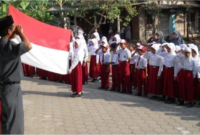 Upacara Bendera Hari Senin Upacara Bendera Hari Senin